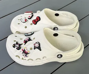 ⁠Crocs Classic Clogs White Women 6 Men 4 Sanrio Hello Kitty Charms⁠ Unisex thumbnail 1