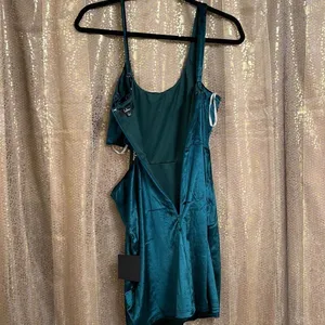 Lulus Cabaret cutie emerald green velvet cutout bodycon mini dress, size L NWT thumbnail 7