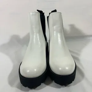 Dirty Laundry Chunky Lug Chelsea Boot Women‎ 8 White/Black Faux Patent Leather thumbnail 2