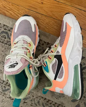 Nike Air Max 270 React SE Shoes thumbnail 1