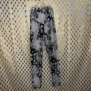 Aerie offline snow leopard crossover 7/8 leggings size XS thumbnail 3