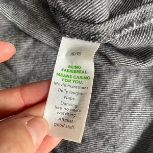 Aerie Women's XL Long Sleeve Button Down Shirt Gray Chambray Pockets thumbnail 3