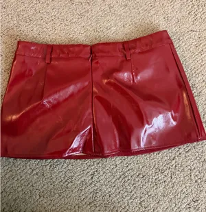 Amazon Mini skirt with built in shorts thumbnail 2