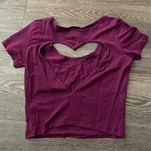 NWOT Victoria's Secret Pink Heart Back Crop Top thumbnail 2