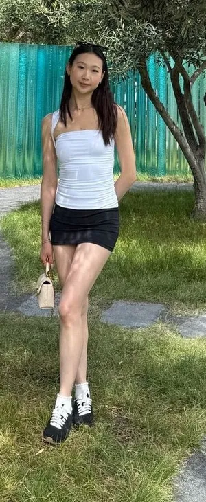 Aritzia Contour Tank thumbnail 1