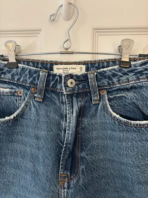 Abercrombie The Loose High Rise Jeans thumbnail 2