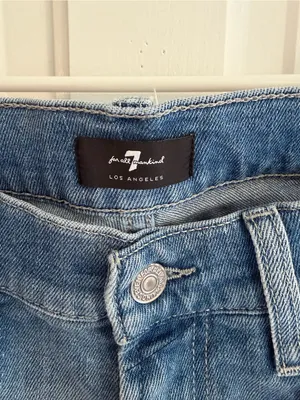 7 For All Mankind The Straight Women’s Jeans 33 Medium Wash Stretch Denim thumbnail 2