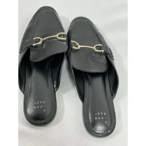 Womans Excellent Cond. A New Day Classic Slip On Loafers 9 Black Gold Hardware thumbnail 3