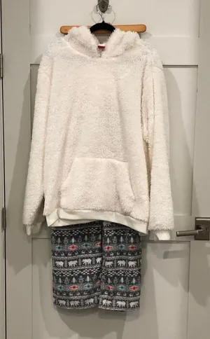 Pajama Set thumbnail 1