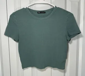Zara Crop Top Women Size M Green Short Sleeve Ribbed Crew Neck Tee Basic Capsule thumbnail 1