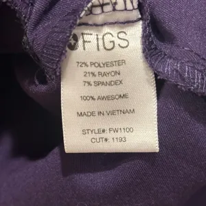 FIGS Technical Collection Purple V-Neck Scrub Top Short Sleeve Women's‎ Size S thumbnail 5