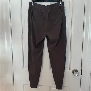 Athleta Women’s Gray/Purple Athletic Pants‎ size 4 EUC thumbnail 4