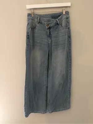 Halara Flex Crossover Waist Wide Leg Jeans Petite XS Light Wash thumbnail 3