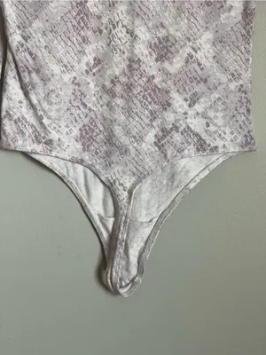PINK VS | Light Lavender Snake-Print Long-Sleeve V-Neck Bodysuit Sz XS thumbnail 5