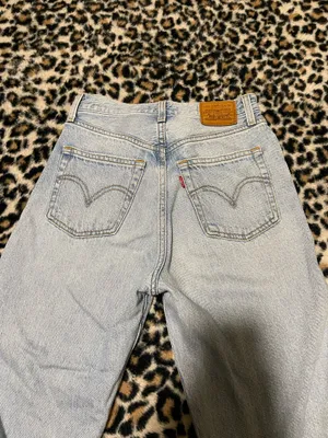 Levi’s Ribcage Straight Jeans thumbnail 2