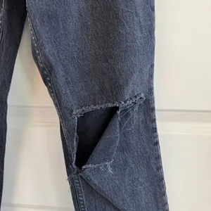 Abercrombie Curve Love Ultra High Rise 90s Straight Jean thumbnail 7