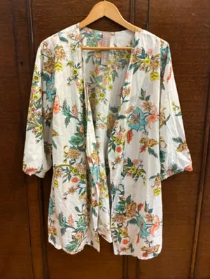 Plum Pretty Sugar XS Floral Kimono Robe Open Front Lightweight Cardigan EUC thumbnail 1