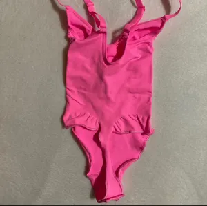 SKIMS Pink Sculpting Thong Bodysuit XS thumbnail 4