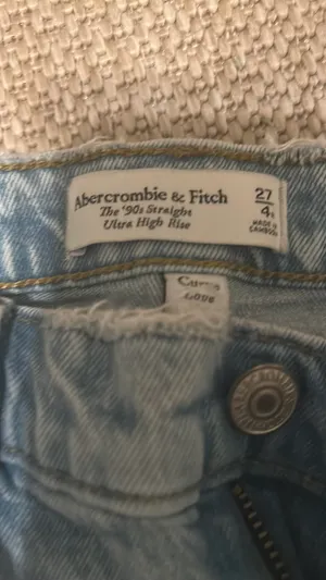 Abercrombie High-Rise Jeans Straight 90s Ultra thumbnail 3