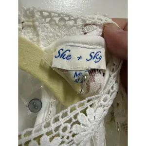 She + Sky Womens Medium White Floral Lace Mock Neck‎ Sleeveless Crop Top NEW thumbnail 6