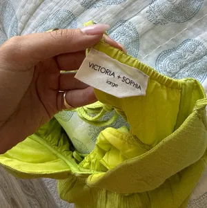Green Victoria Sophia & Mini Dress thumbnail 4