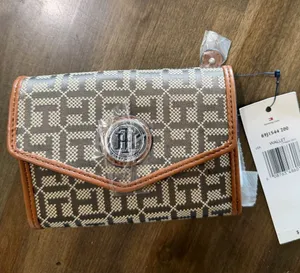 Tommy Hilfiger NEW Tri-Fold Wallet #260139 thumbnail 1