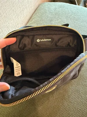 Lululemon Quilted Velour Camera Bag 2L Black Gold Fanny Pack Waist Bag thumbnail 4