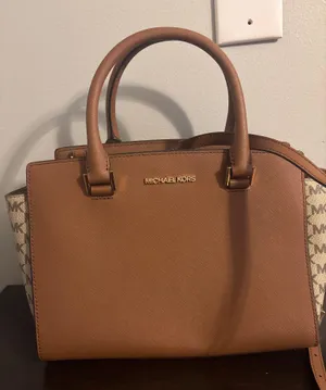 Michael Kors Crossbody thumbnail 2