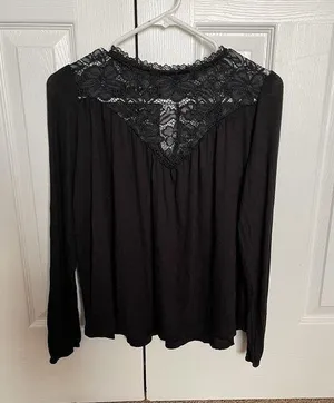 Charlotte Russe 5/$10 DEAL 💰 Black Lace blouse thumbnail 1