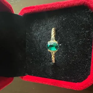 Ladies Gorgeous Golden with Faux Emerald Gemstone Ring Size 8 thumbnail 2