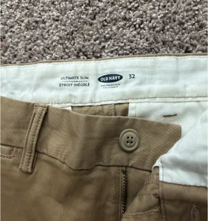 Old Navy Men’s Khaki Shorts 32 thumbnail 2
