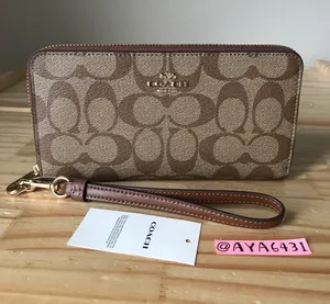 Coach Wallet thumbnail 1