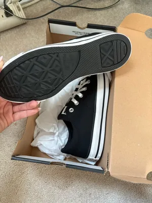 Converse Sneakers thumbnail 3