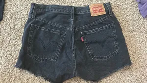 Black Levi’s Jean Shorts 501 thumbnail 2