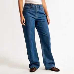 Abercrombie & Fitch Curve Love High Rise Loose Jean Size 26 Short thumbnail 9