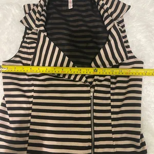Xhilaration Vest Womens Size large Sleeveless W/ Zipper Striped cream black top thumbnail 10