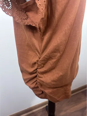 Old Navy Maternity Horse Chesty Eyelet Flutter Sleeve Knit Round Neck Tee Sz M thumbnail 4