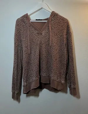 Jane and Delancey Leopard Hooded Pullover Top Size Medium thumbnail 1