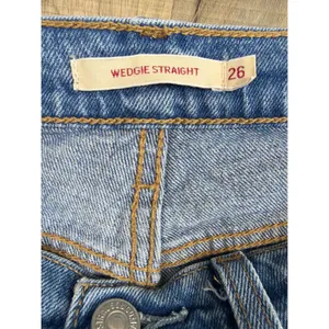 Levis Premium Wedgie Straight Jeans Womens 26 Blue High Rise Button Fly Denim thumbnail 5