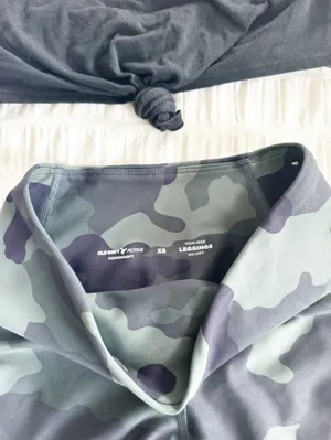 Workout Outfit Set Camo Black Aerie Old Navy XS Small thumbnail 3