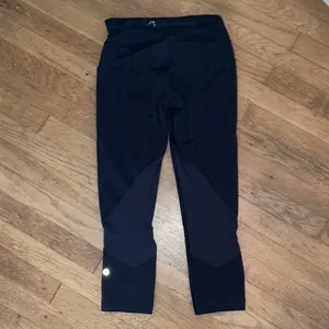 Lululemon Inspire cropped leggings! thumbnail 3