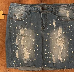 Machine Skirt with pearls  thumbnail 1