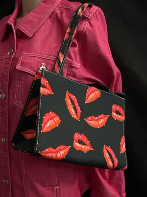 Black Molded Tote Shoulder Hand Bag with Red Lip & Rhinestone Print thumbnail 3
