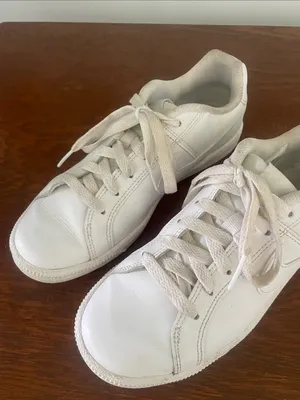 Classic White Women's Casual Nike Sneakers size 6.5 thumbnail 3