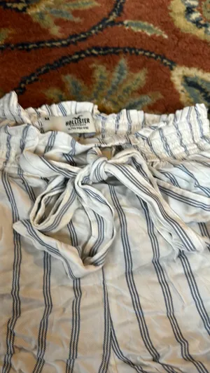Hollister Ultra High Rise Shorts thumbnail 2