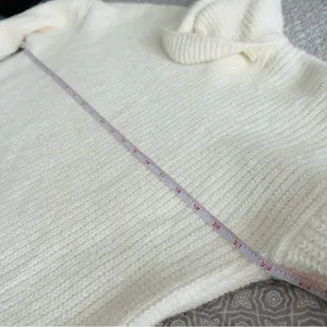 Abercrombie & Fitch Soft A&F Collection Cozy Cream Turtleneck Sweater Size M thumbnail 6