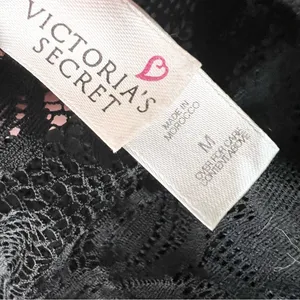 Victoria’s Secret Sheer Black Floral Lace Long Sleeve Bodysuit Size Medium thumbnail 7