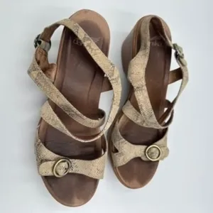 Dansko Comfort Sandals Ankle Strap Snakeskin Beige Leather Size 40 - US 9.5 thumbnail 2