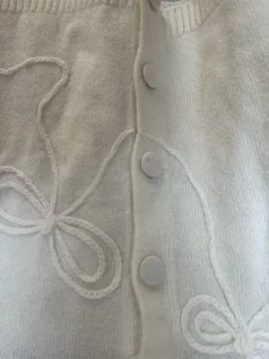 RD Style White bow sweater thumbnail 2