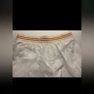 FREE PEOPLE MOVEMENT Top Seed woven shorts. Size medium thumbnail 5